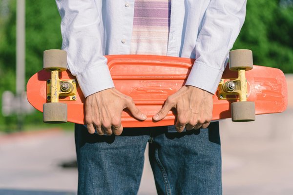 Achieve a dazzling radiance: expert tips for perfect highlighter application